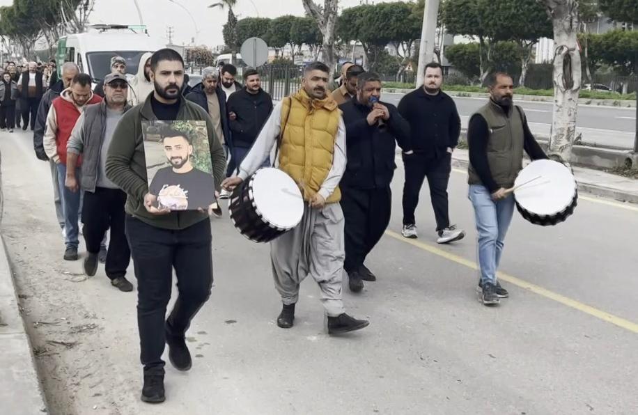 Kazada ölen genç adamın cenazesi davul zurnayla uğurlandı