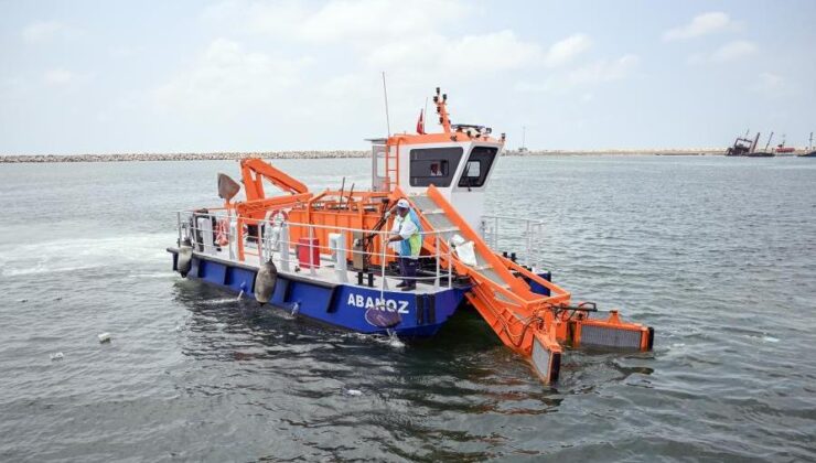 Mersin’in denizi atıklardan arındırılıyor