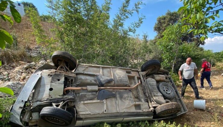MERSİN’DE OTOMOBİL UÇURUMA YUVARLANDI: 5 YARALI