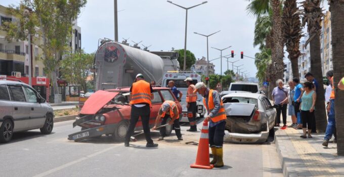 Mersin’de zincirleme trafik kazası: 1 yaralı